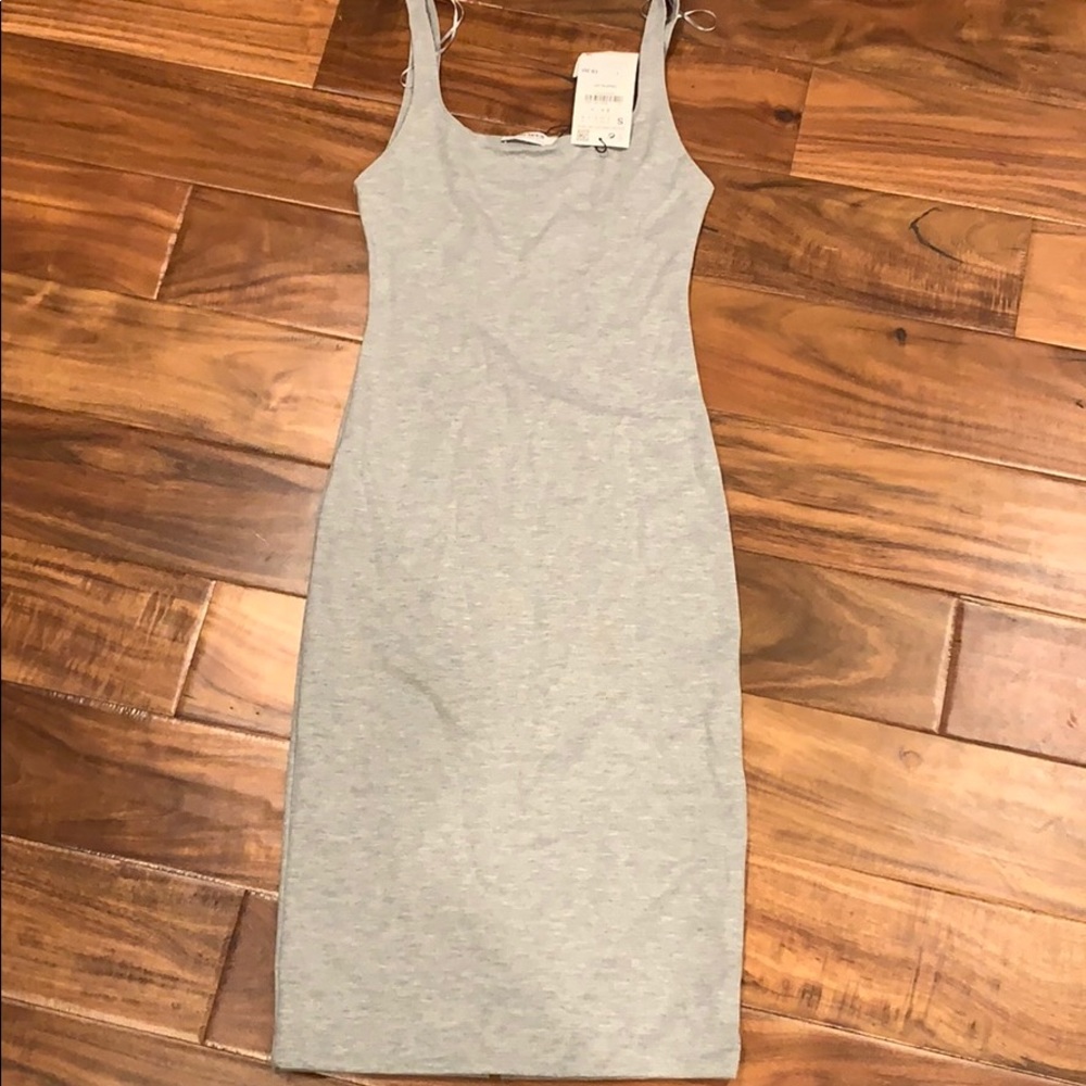 Zara stretchy dress NWT sz small
